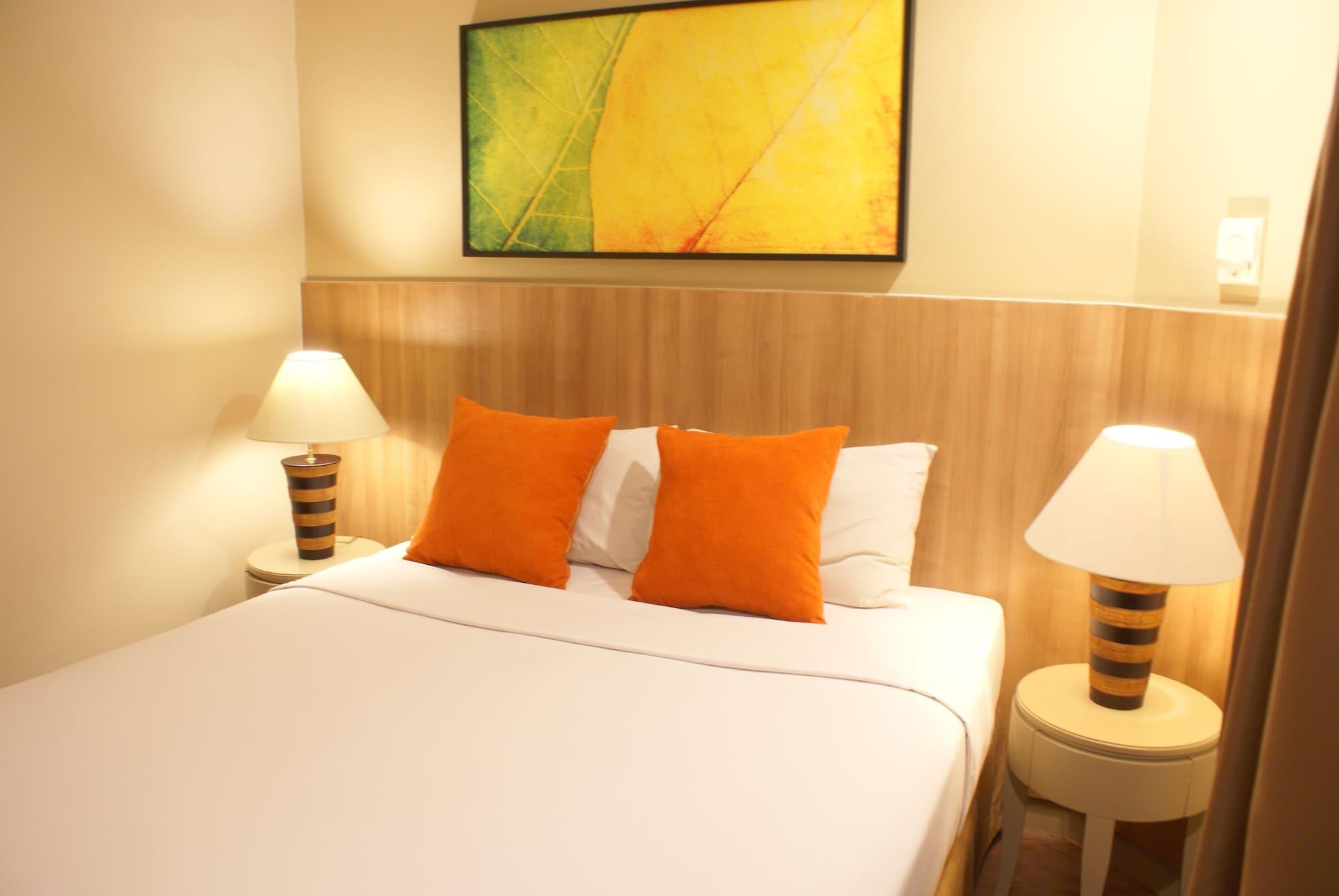 Grand Tropic Suites Hotel Jakarta Exterior photo