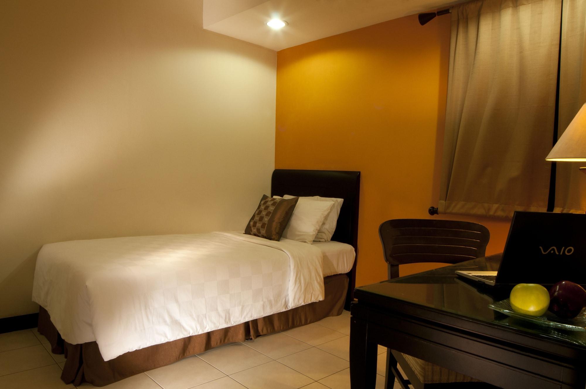 Grand Tropic Suites Hotel Jakarta Exterior photo