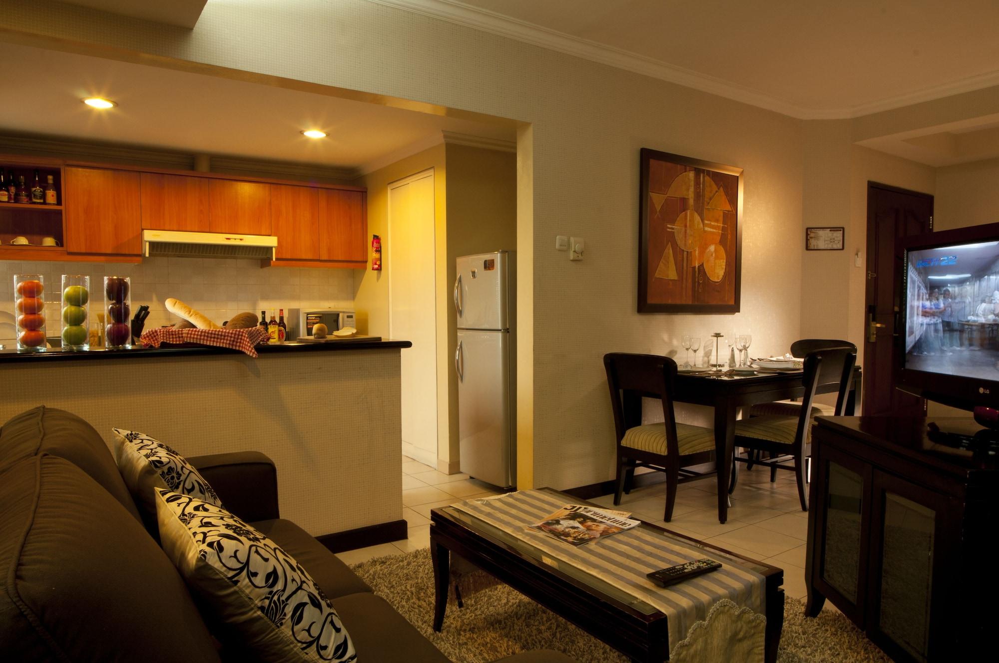 Grand Tropic Suites Hotel Jakarta Exterior photo