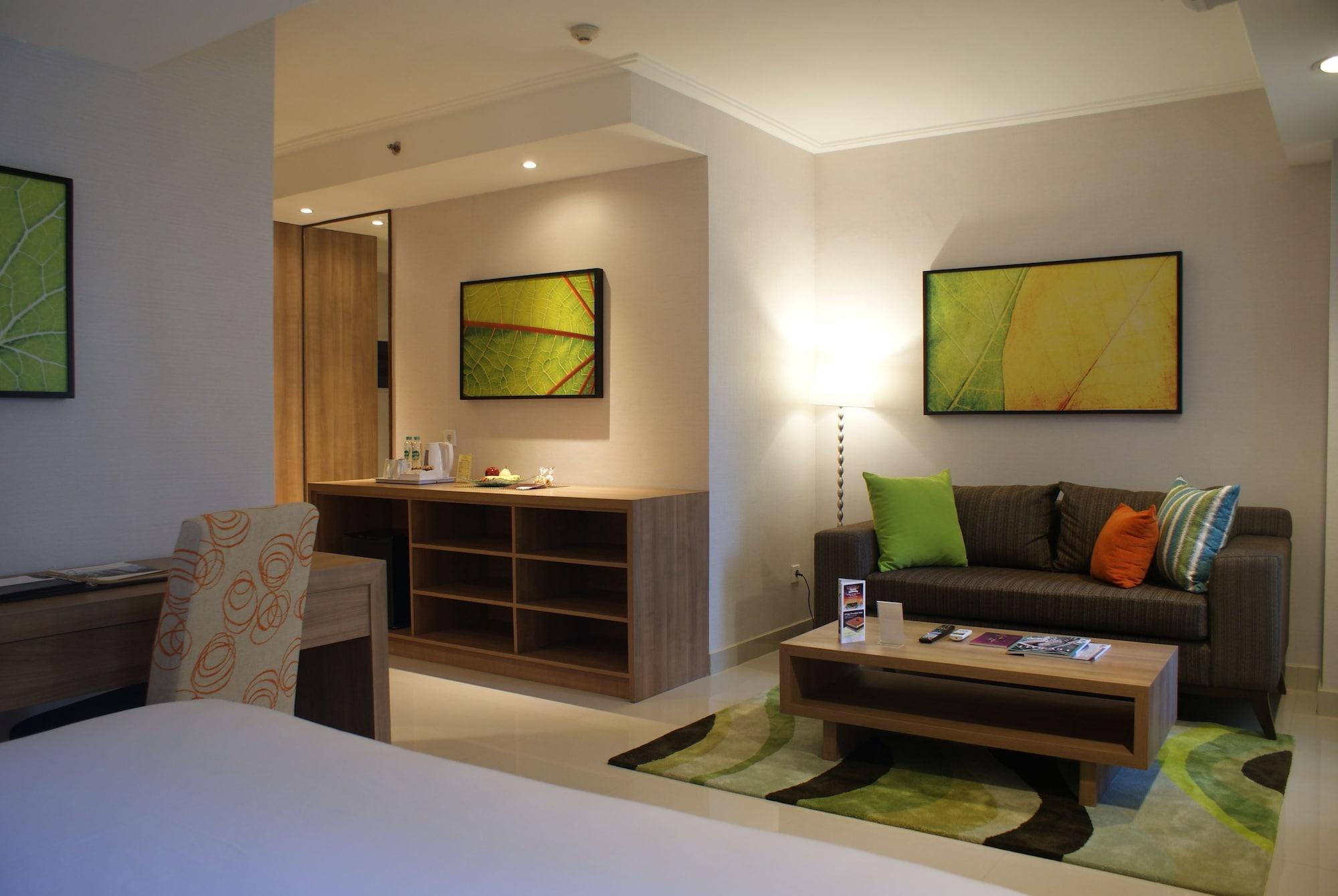 Grand Tropic Suites Hotel Jakarta Exterior photo