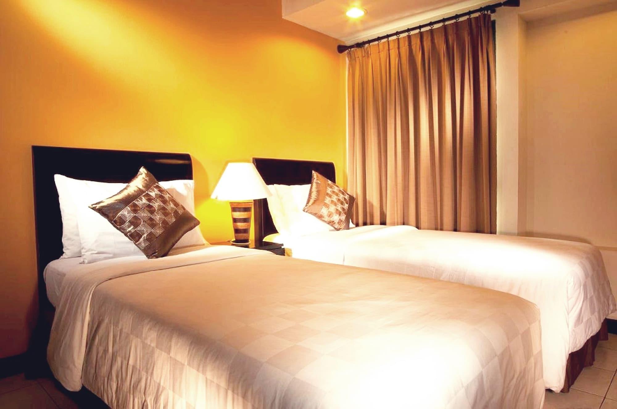 Grand Tropic Suites Hotel Jakarta Exterior photo