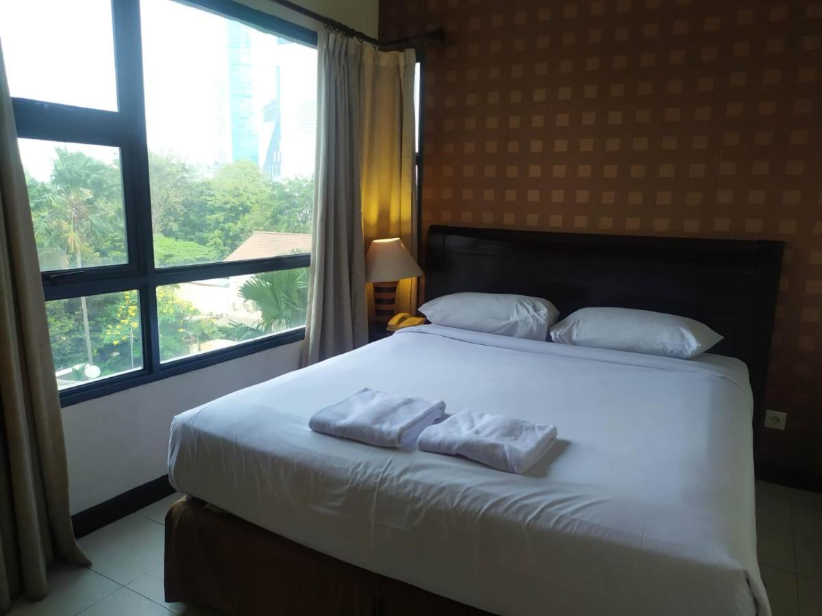 Grand Tropic Suites Hotel Jakarta Exterior photo