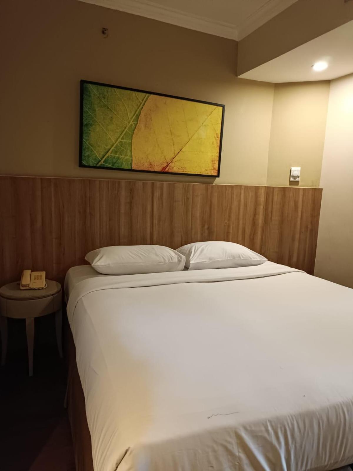 Grand Tropic Suites Hotel Jakarta Exterior photo