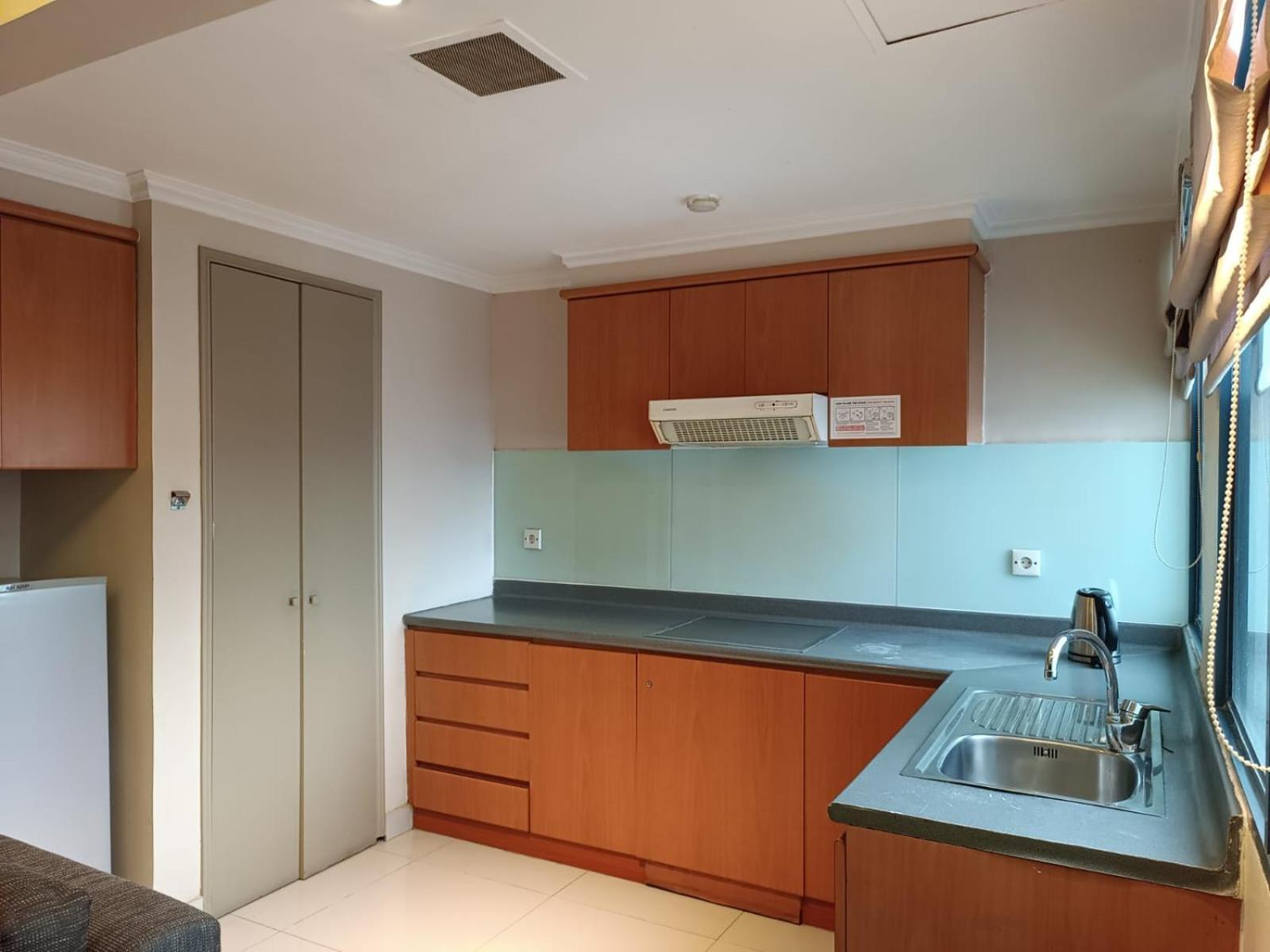 Grand Tropic Suites Hotel Jakarta Exterior photo