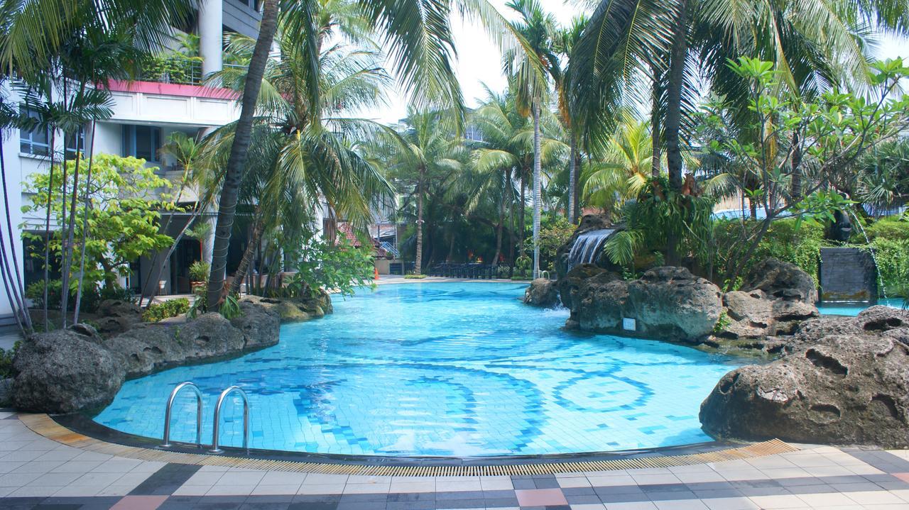 Grand Tropic Suites Hotel Jakarta Exterior photo