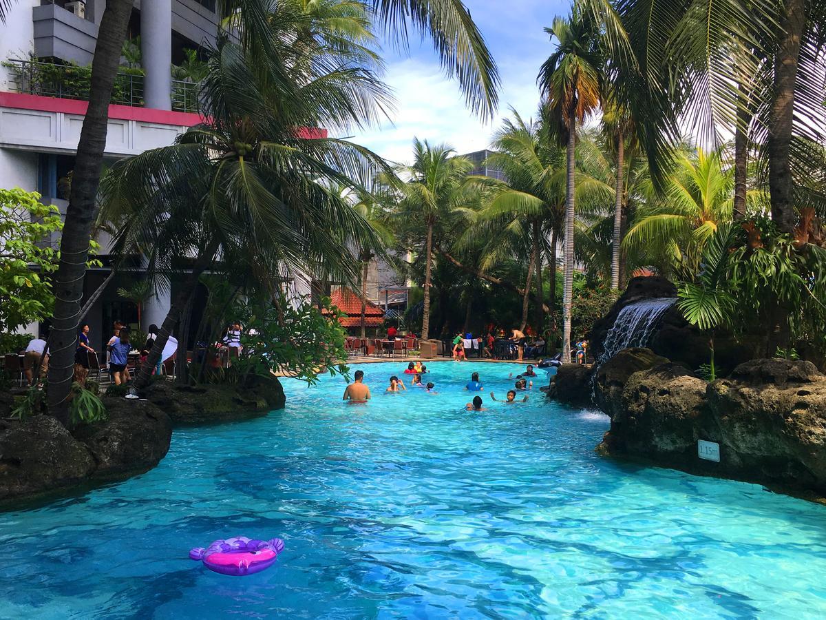 Grand Tropic Suites Hotel Jakarta Exterior photo