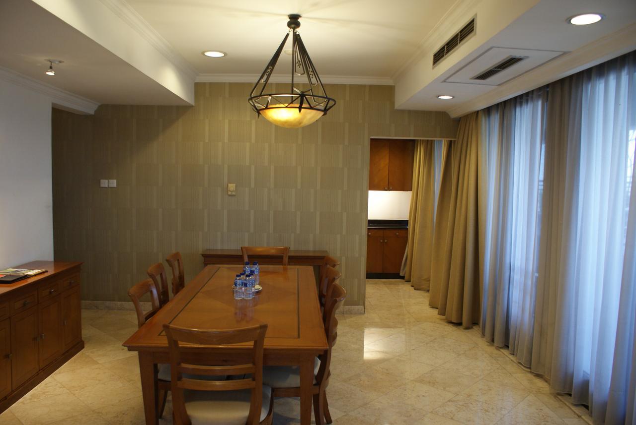 Grand Tropic Suites Hotel Jakarta Exterior photo